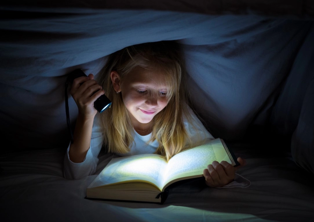 Does Reading in the Dark Harm Your Eyes?